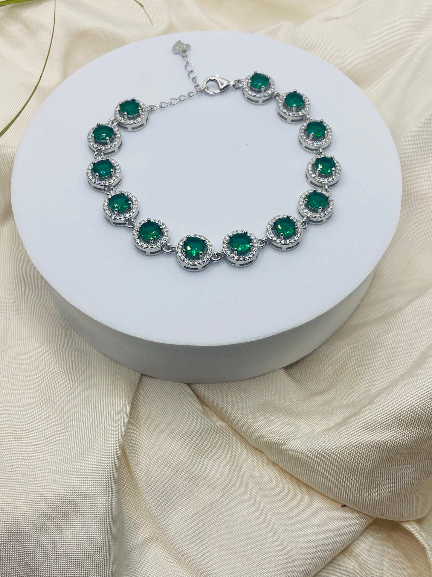 Round Green Gemstone Tennis Bracelet – 92.5 Sterling Silver