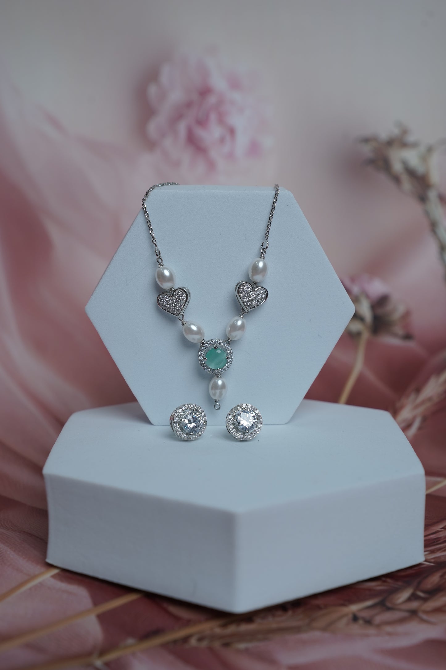 Elegant Green & White Necklace Set